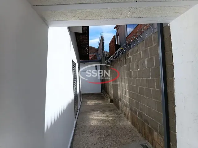 Casa com 312m² 3 quartos e 2 banheiros, para alugar, no bairro Parque Residencial Klavin em Nova Odessa