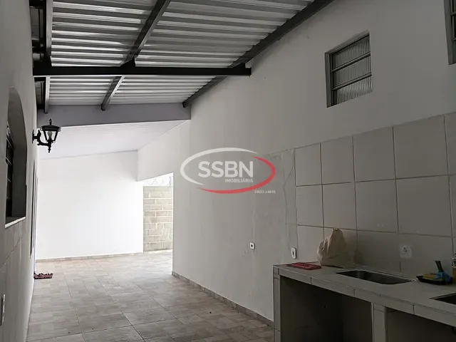 Casa com 312m² 3 quartos e 2 banheiros, para alugar, no bairro Parque Residencial Klavin em Nova Odessa