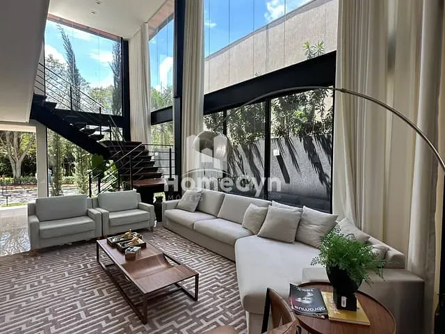 Casa com 388m² 4 quartos e 5 banheiros, à venda, no bairro Jardins Valência em Goiânia
