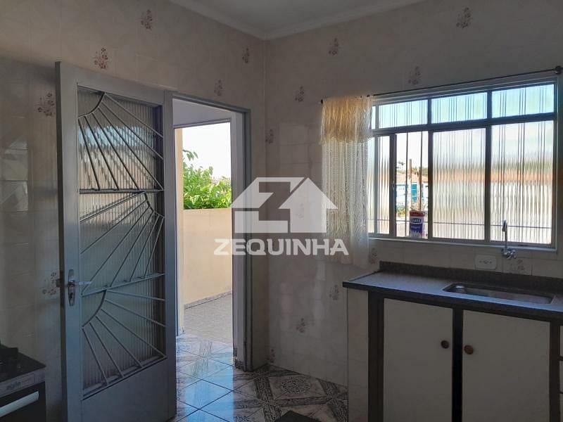 Casa à venda com 5 quartos, 138m² - Foto 10