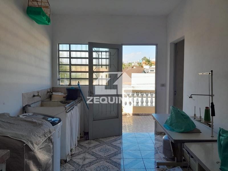 Casa à venda com 5 quartos, 138m² - Foto 5