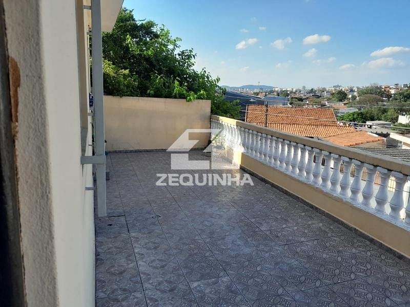 Casa à venda com 5 quartos, 138m² - Foto 11