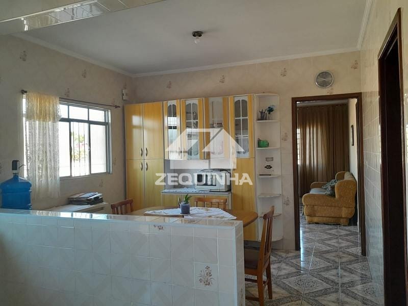 Casa à venda com 5 quartos, 138m² - Foto 6