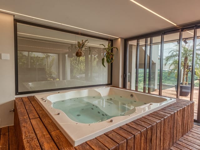 Casa com 862m² 4 quartos e 7 banheiros, à venda, no bairro Monte Alegre em Vinhedo
