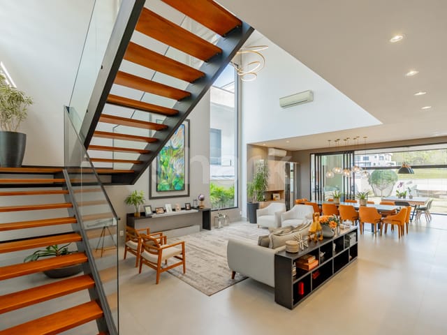 Casa com 516m² 4 quartos e 7 banheiros, à venda, no bairro Alphaville em Santana de Parnaíba