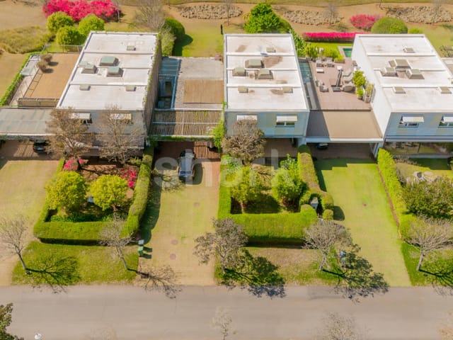 Casa com 800m² 3 quartos e 4 banheiros, para alugar, no bairro Porto Feliz em Porto Feliz