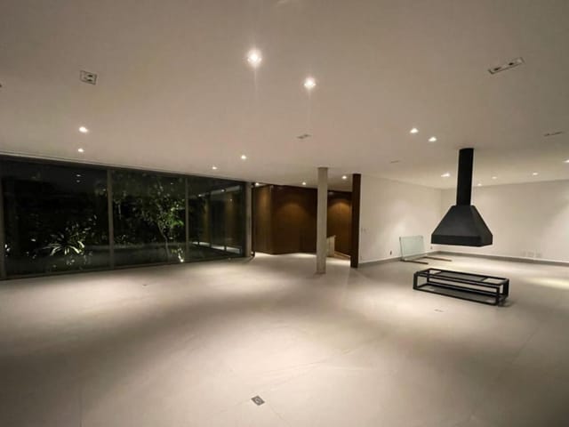 Casa com 1520m² 5 quartos e 7 banheiros, à venda ou para alugar, no bairro Condomínio Quinta da Baroneza  em Bragança Paulista