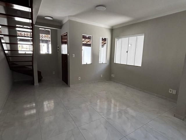Casa com 100m² 2 quartos e 2 banheiros, à venda ou para alugar, no bairro Atlântica em Rio das Ostras