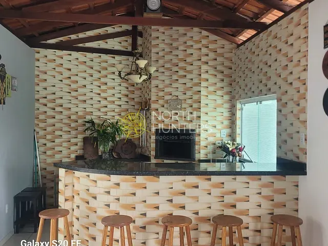 Casa com 190m² 3 quartos e 4 banheiros, à venda, no bairro Nova Brasília em Joinville