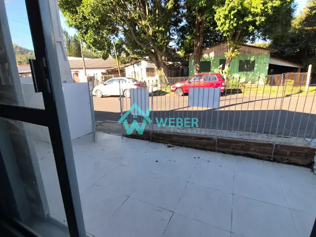 Casa 2 quartos e 1 banheiro, para alugar, no bairro Vila Nova em Novo Hamburgo
