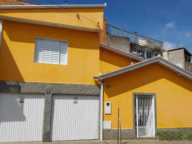 Casa 3 quartos e 4 banheiros, à venda ou para alugar, no bairro Centro em Extrema
