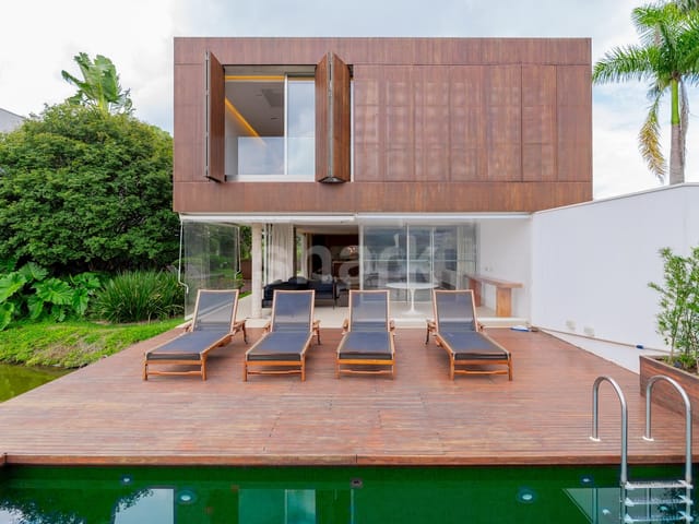 Casa com 800m² 4 quartos e 5 banheiros, à venda, no bairro Centro em Porto Feliz