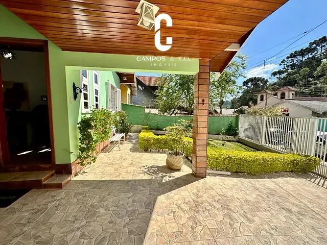 Casa com 250m² 2 quartos e 2 banheiros, à venda, no bairro Jardim Otto Baumgart em Campos do Jordão
