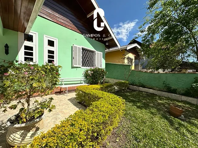 Casa com 250m² 2 quartos e 2 banheiros, à venda, no bairro Jardim Otto Baumgart em Campos do Jordão
