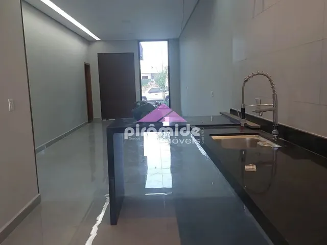 Casa com 10m² 3 quartos e 3 banheiros, à venda, no bairro Jardim Jacinto em Jacareí