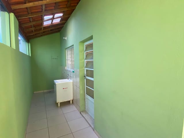 Casa 2 quartos e 1 banheiro, para alugar, no bairro Centro em Extrema