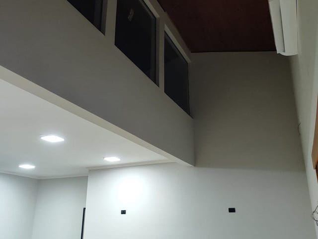 Casa com 450m² 4 quartos e 6 banheiros, à venda, no bairro Paranapanema em Paranapanema