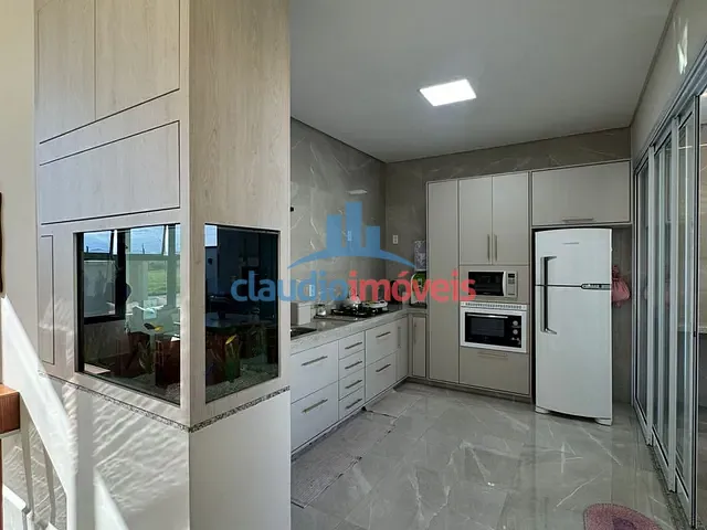 Casa com 250m² 3 quartos e 2 banheiros, à venda, no bairro Colinas em Porto Real