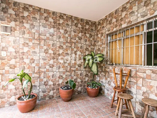 Casa com 160m² 2 quartos e 2 banheiros, à venda, no bairro Jardim Marilu em Carapicuíba