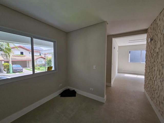 Casa com 345m² 3 quartos e 4 banheiros, à venda ou para alugar, no bairro Urbanova em São José dos Campos