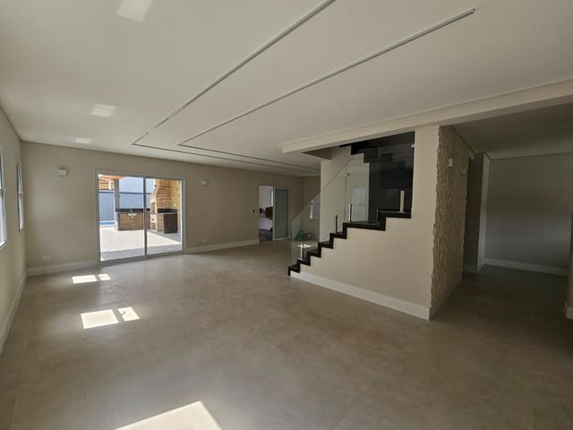 Casa com 345m² 3 quartos e 4 banheiros, à venda ou para alugar, no bairro Urbanova em São José dos Campos
