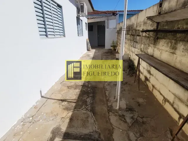 Casa com 110m² 3 quartos e 1 banheiro, para alugar, no bairro Jardim Urano em São José do Rio Preto