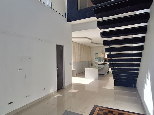 Casa com 250m² 2 quartos e 4 banheiros, à venda ou para alugar, no bairro Loteamento Morada das Flores em Cambé