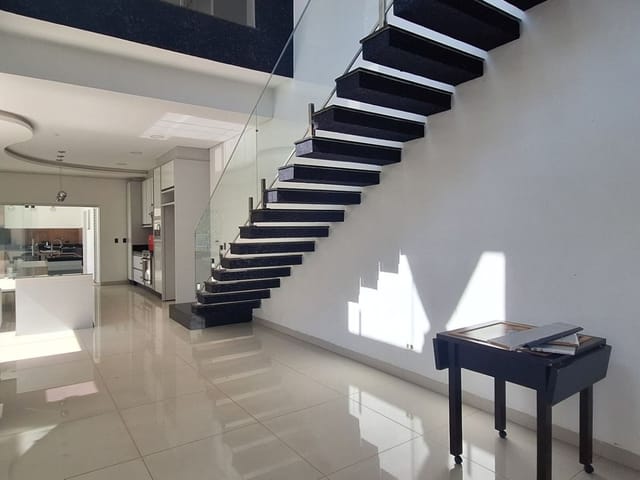 Casa com 250m² 2 quartos e 4 banheiros, à venda ou para alugar, no bairro Loteamento Morada das Flores em Cambé