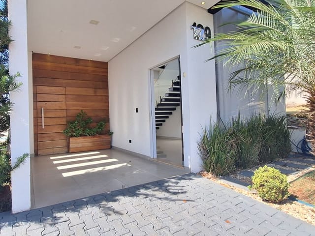 Casa com 250m² 2 quartos e 4 banheiros, à venda ou para alugar, no bairro Loteamento Morada das Flores em Cambé