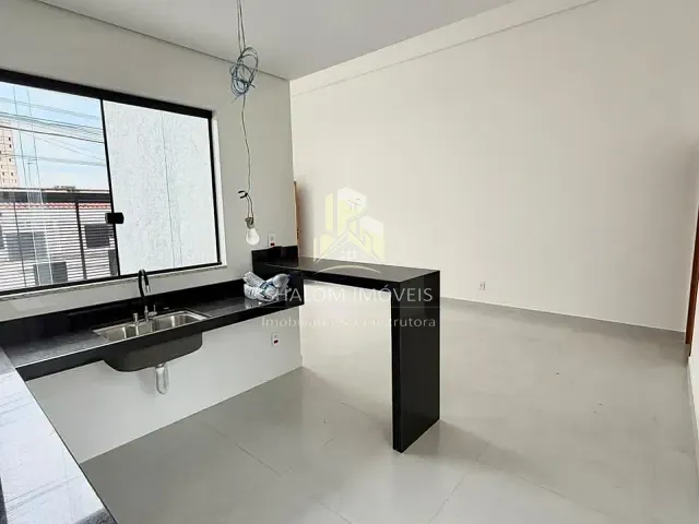 Casa 3 quartos e 2 banheiros, à venda, no bairro Planalto em Belo Horizonte
