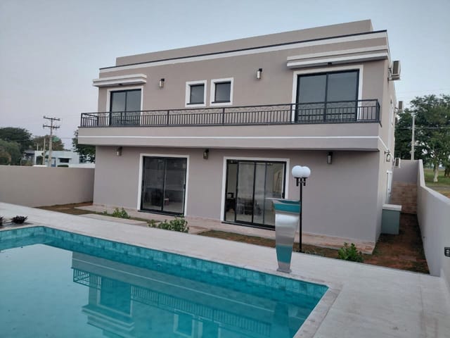 Casa com 450m² 6 quartos e 8 banheiros, à venda, no bairro Panapanema em Paranapanema