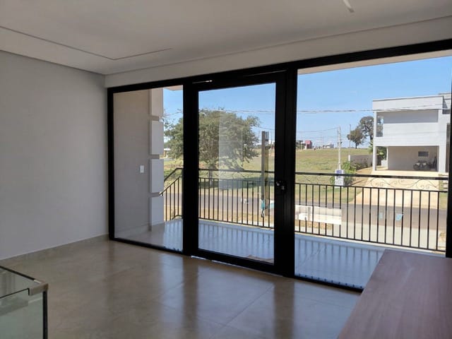 Casa com 450m² 6 quartos e 8 banheiros, à venda, no bairro Panapanema em Paranapanema