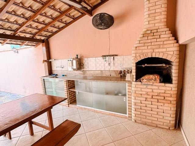 Casa com 600m² 4 quartos e 5 banheiros, à venda, no bairro Lagoa em Macaé