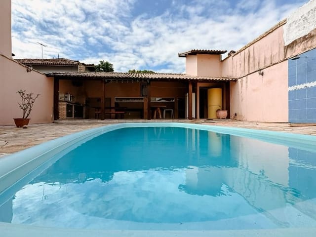 Casa com 600m² 4 quartos e 5 banheiros, à venda, no bairro Lagoa em Macaé