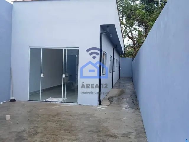 Casa 2 quartos e 2 banheiros, à venda, no bairro Balneário Recanto do Sol em Caraguatatuba