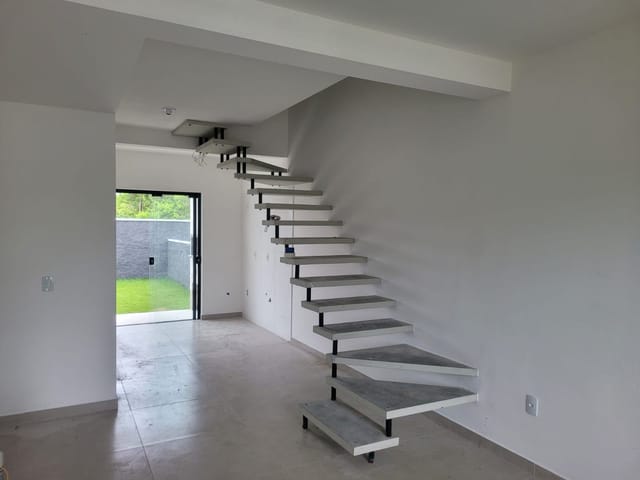 Casa com 109m² 3 quartos e 2 banheiros, à venda, no bairro São João do Rio Vermelho em Florianópolis