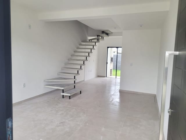 Casa com 109m² 3 quartos e 2 banheiros, à venda, no bairro São João do Rio Vermelho em Florianópolis