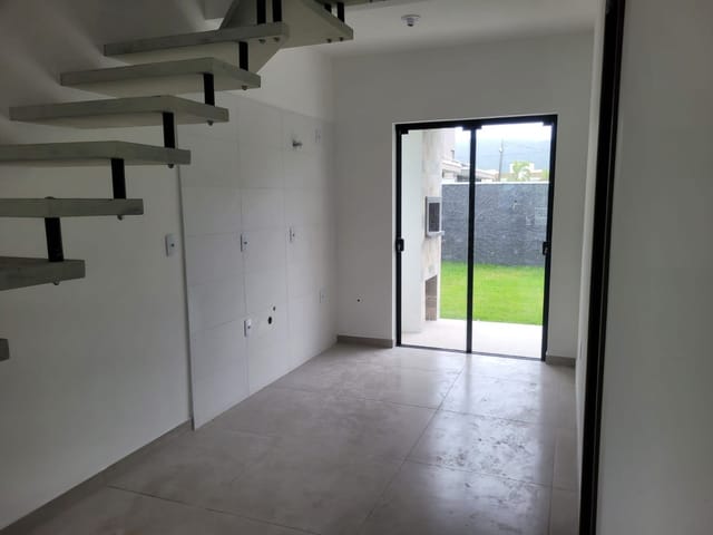 Casa com 109m² 3 quartos e 2 banheiros, à venda, no bairro São João do Rio Vermelho em Florianópolis
