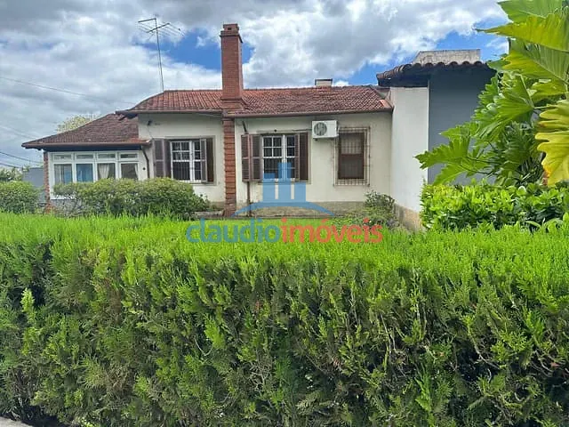 Casa 6 quartos e 4 banheiros, à venda, no bairro Laranjal em Volta Redonda