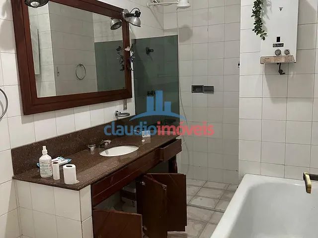 Casa 6 quartos e 4 banheiros, à venda, no bairro Laranjal em Volta Redonda