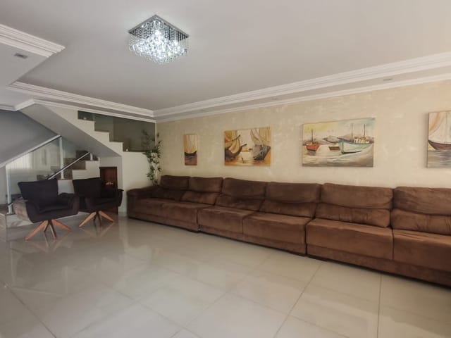 Casa 4 quartos e 6 banheiros, à venda, no bairro Esperança em Londrina