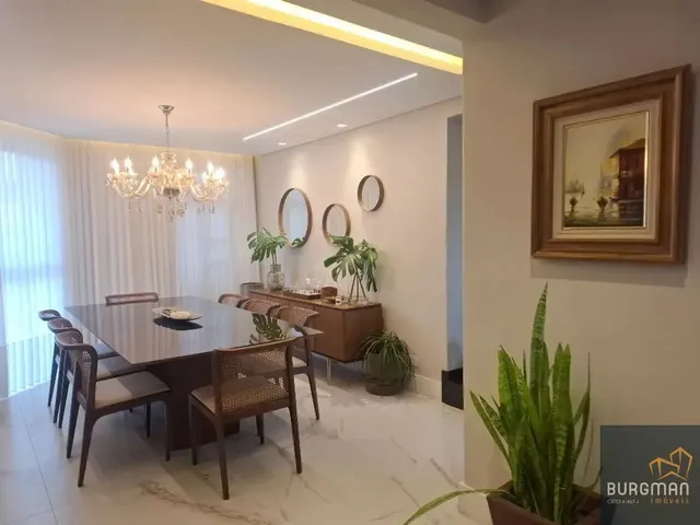 Casa 4 quartos e 3 banheiros, à venda, no bairro Guabirotuba em Curitiba