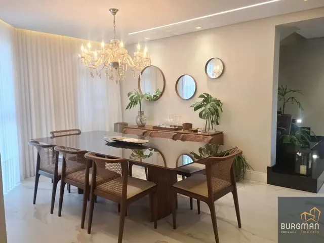 Casa 4 quartos e 3 banheiros, à venda, no bairro Guabirotuba em Curitiba