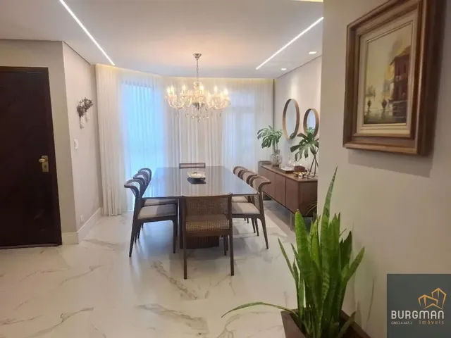 Casa 4 quartos e 3 banheiros, à venda, no bairro Guabirotuba em Curitiba