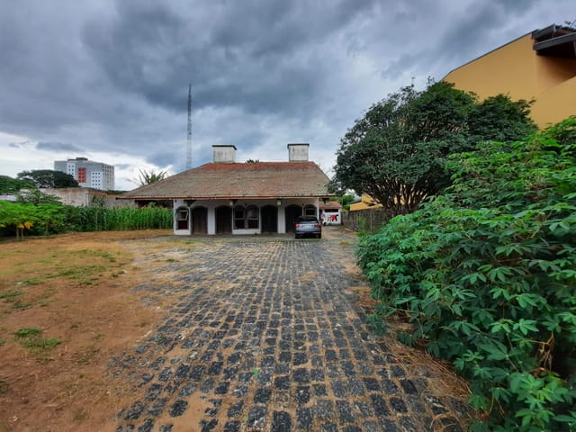 Casa com 2100m² 6 quartos e 6 banheiros, à venda, no bairro São Benedito em Pindamonhangaba