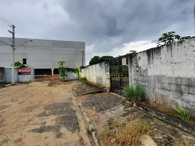 Casa com 2100m² 6 quartos e 6 banheiros, à venda, no bairro São Benedito em Pindamonhangaba