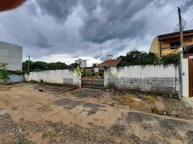 Casa com 2100m² 6 quartos e 6 banheiros, à venda, no bairro São Benedito em Pindamonhangaba