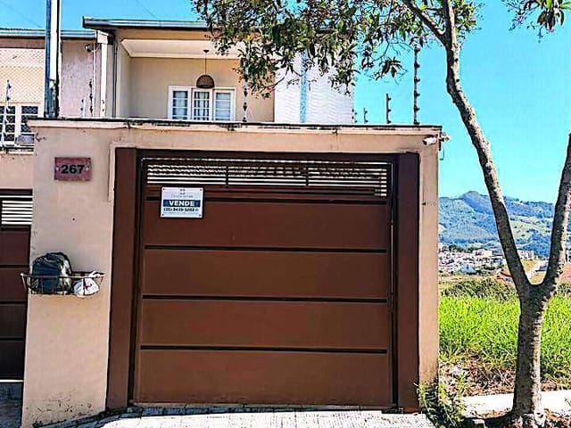 Casa com 150m² 3 quartos e 2 banheiros, à venda, no bairro Extremaville em Extrema