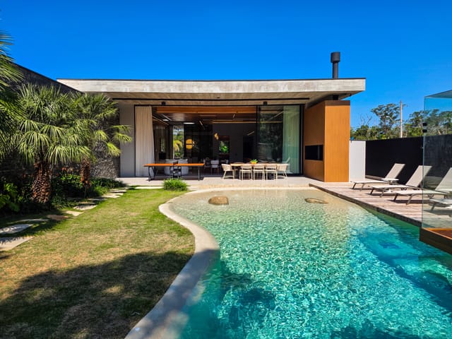 Casa com 900m² 5 quartos e 7 banheiros, à venda, no bairro Riviera em Bertioga