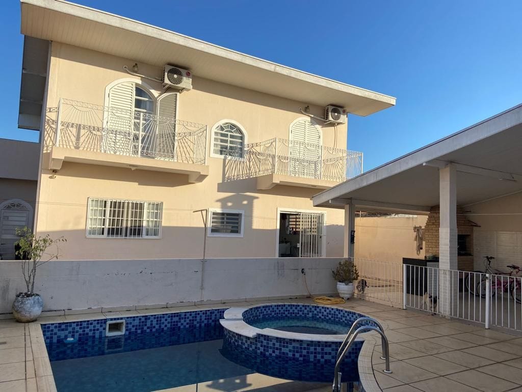 Casa com 187 m² | R$ 860.000,00 | Vila Tesouro - Sjc/SP